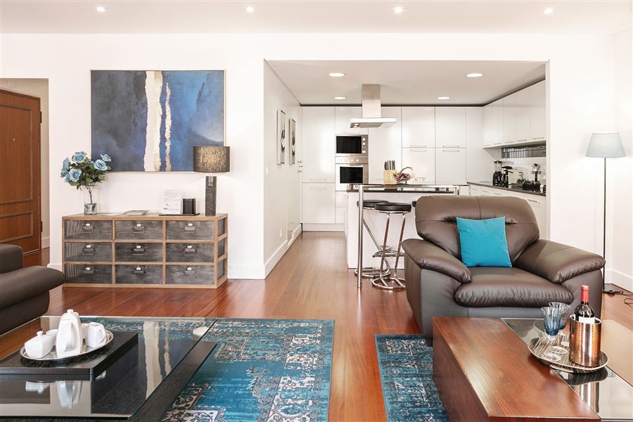 Bleu, a superior two-bedroom apartment in Chiado, Lisbon — bathroom