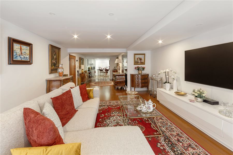 Cerise, a one-bedroom suite apartment in Chiado, Lisbon — bedroom