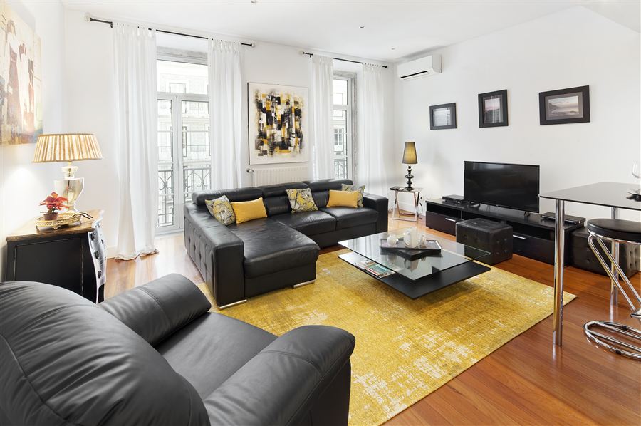 Citron, a superior one-bedroom apartment in Chiado, Lisbon — living room
